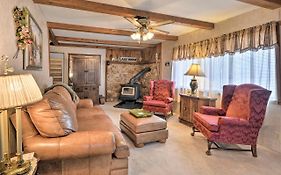 The Lakehouse Lovely Wappapello Country Home!